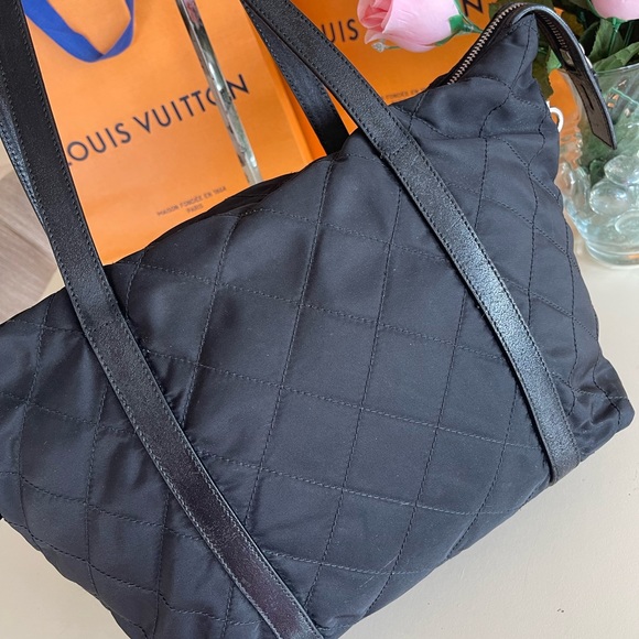 Prada shoulder bag🧳👜🖤 - Picture 12 of 13